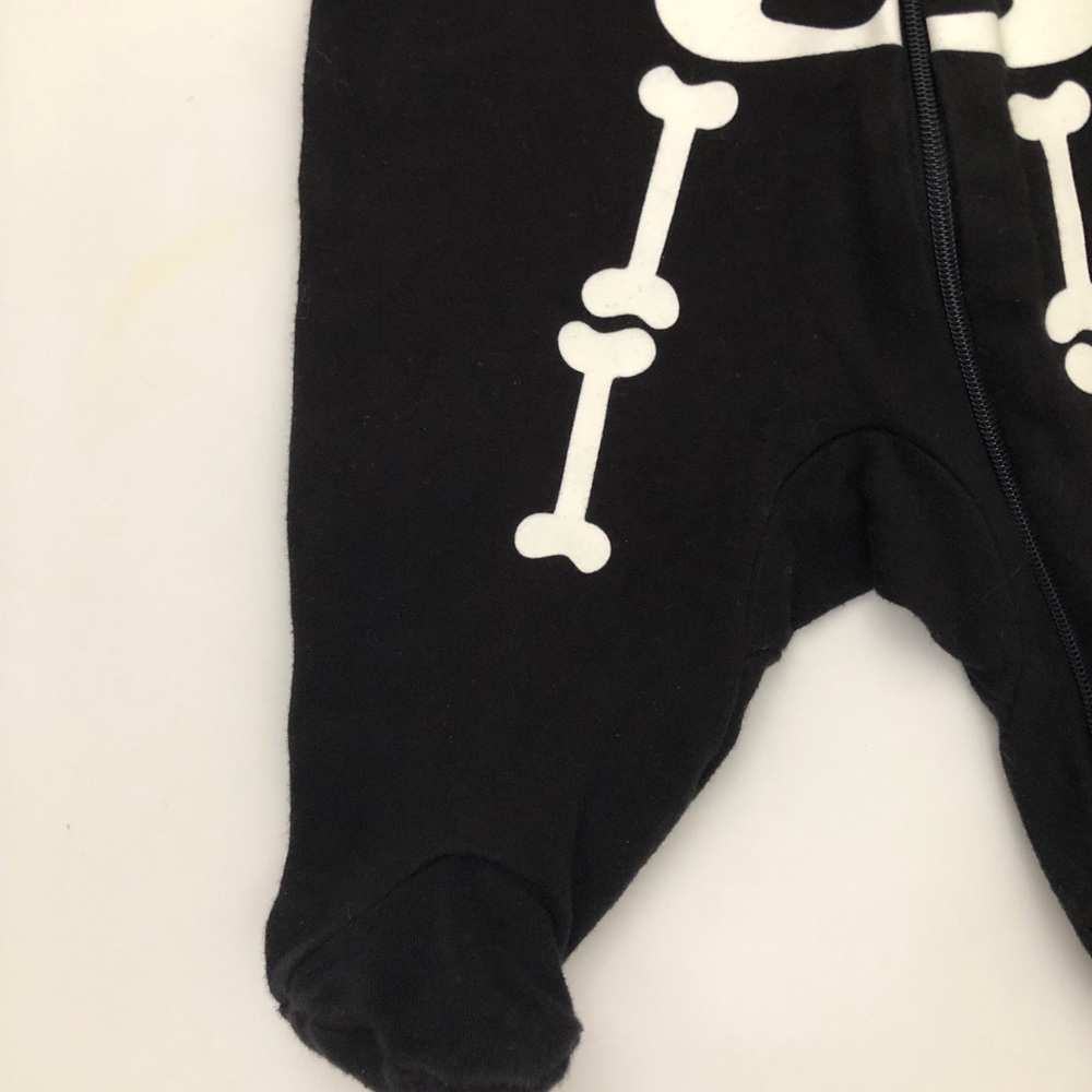 Baby Boy Skeleton Jumpsuit Newborn Size - Picture 3 of 5